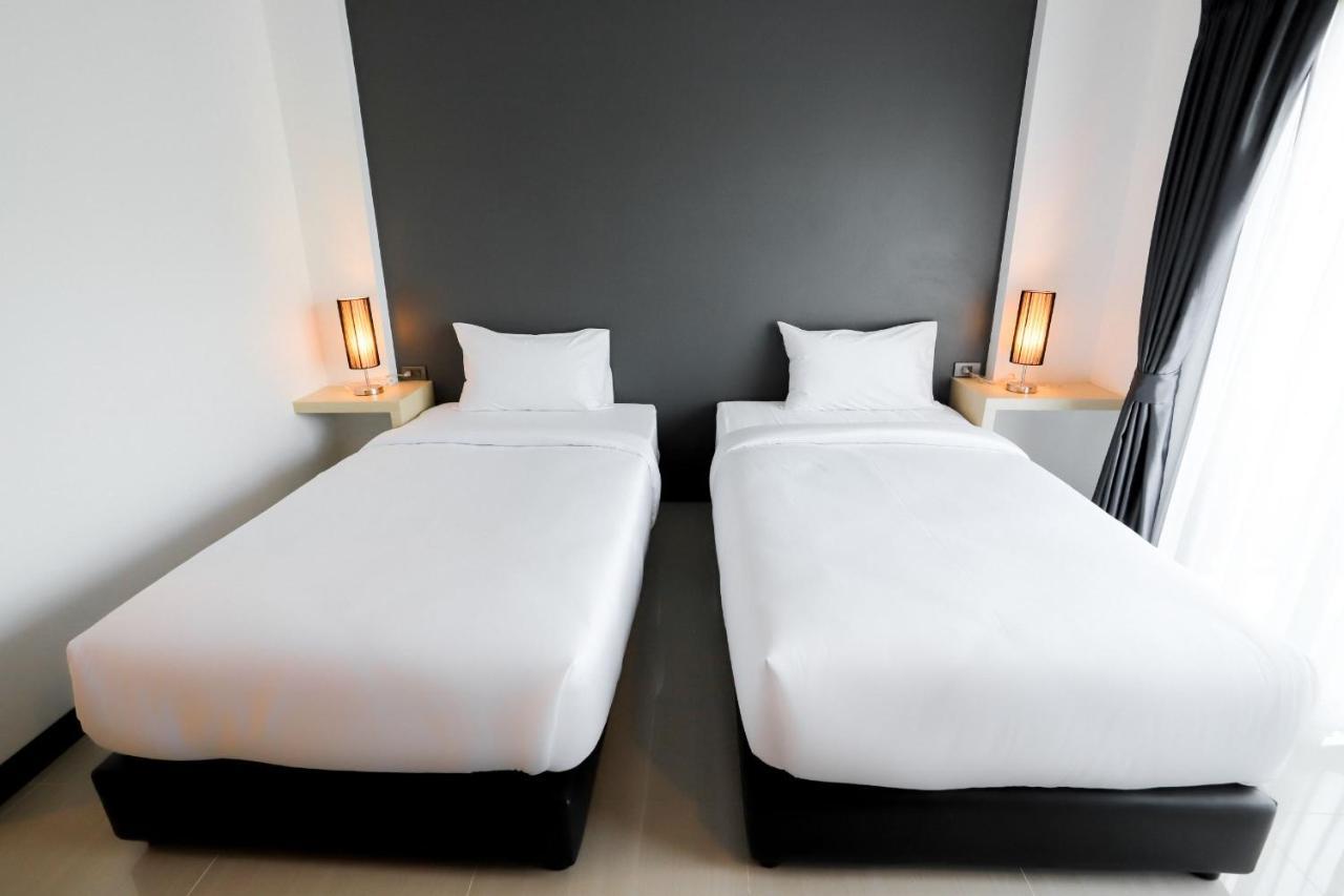 The Rest Hotel - ประจวบ Prachuap Khiri Khan Exteriör bild