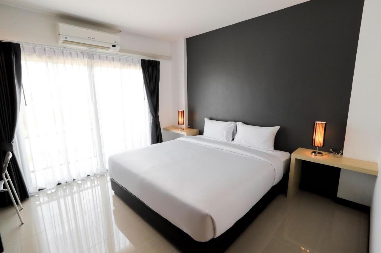 The Rest Hotel - ประจวบ Prachuap Khiri Khan Exteriör bild