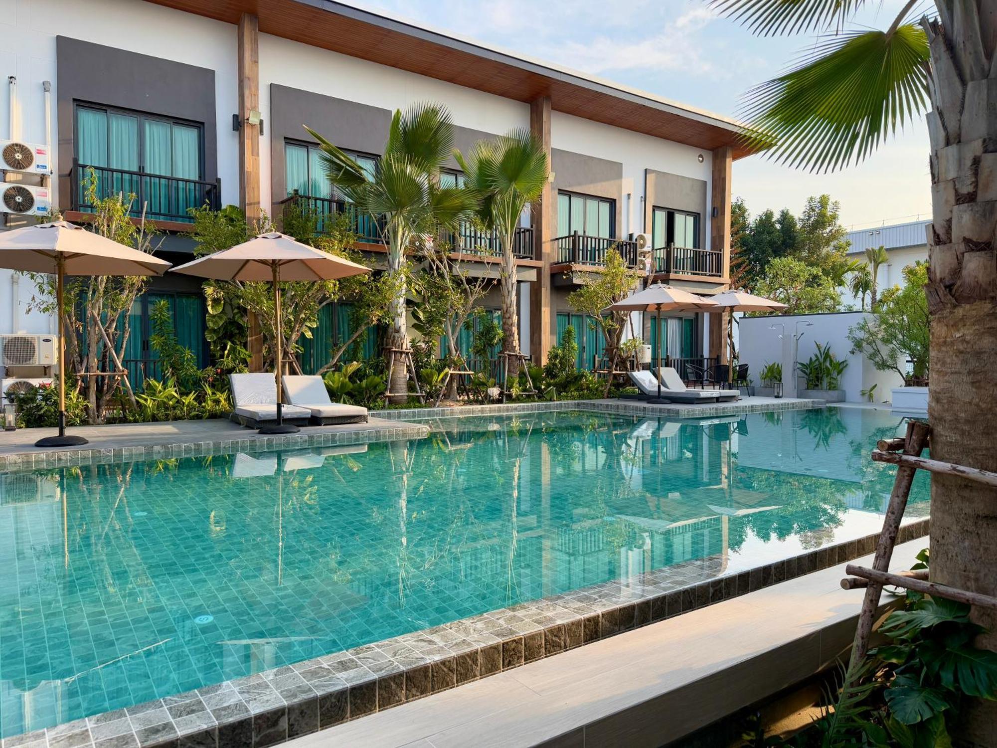 The Rest Hotel - ประจวบ Prachuap Khiri Khan Exteriör bild