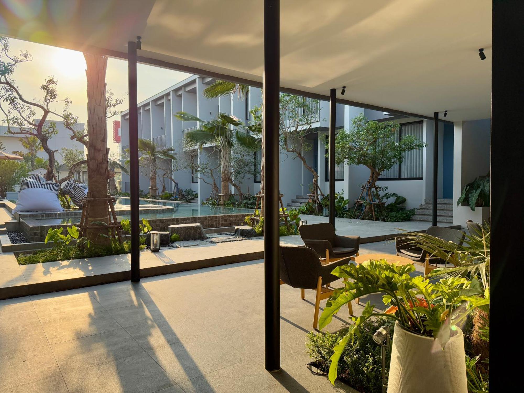 The Rest Hotel - ประจวบ Prachuap Khiri Khan Exteriör bild
